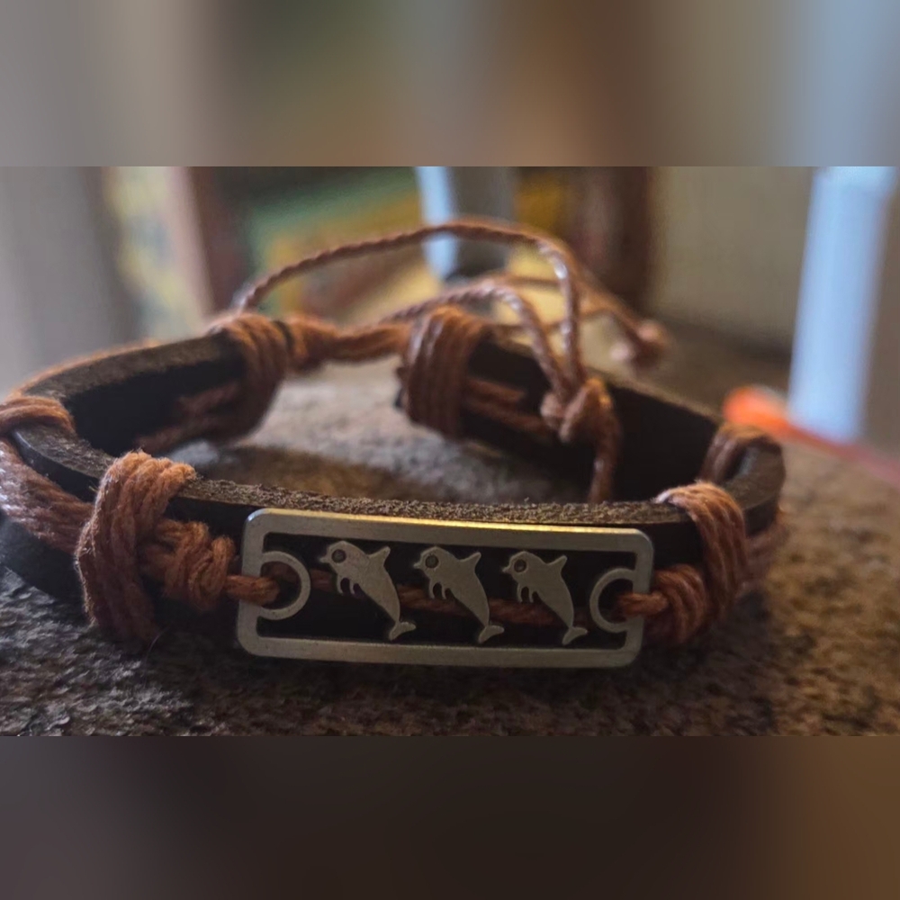 Leather Dolphin Pull-string Bracelet